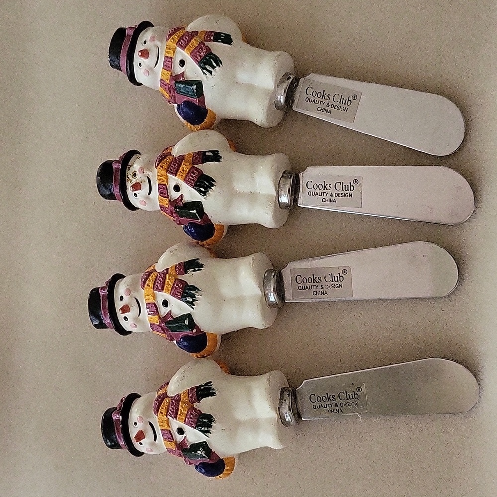 Christmas Snowmen Cooks Club Butter Knives - Picture 3 of 16